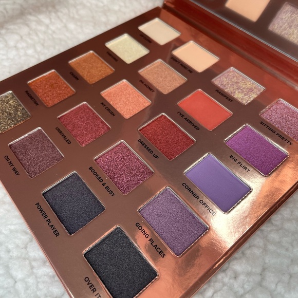 Brand New Iconic Desk To Dance Eyeshadow Palette - Picture 1 of 3